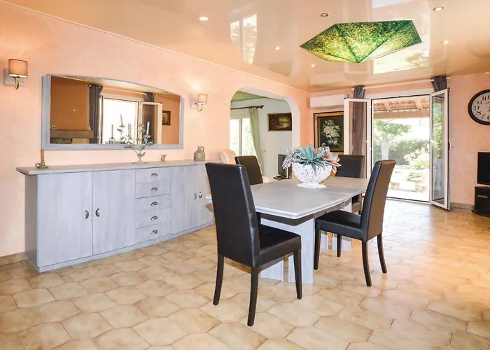 Holiday home Awesome In *
